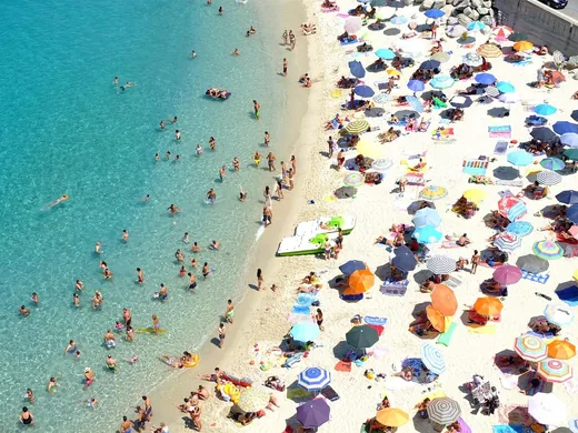 'Biztonságban a strandokon' cikk borítóképe