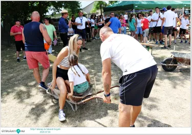 Sólyi Falunap és fakanál forgató
