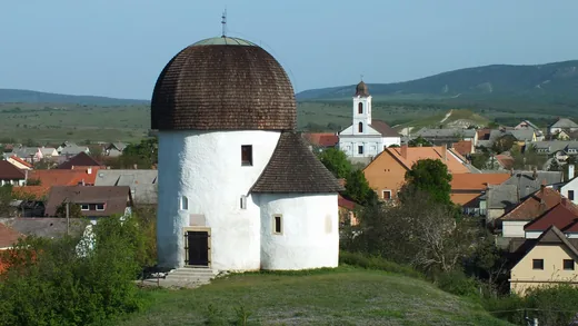'Ösküi kerektemplom (Rotunda)' cikk borítóképe